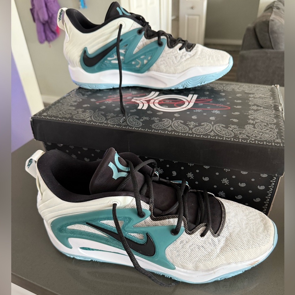 Nike Black and White Sneakers